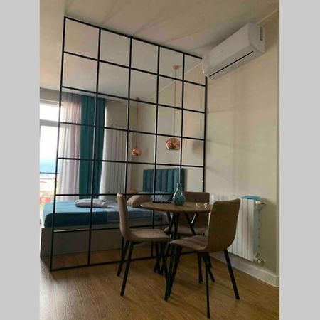 Geverse Apartment Batumi Exterior photo